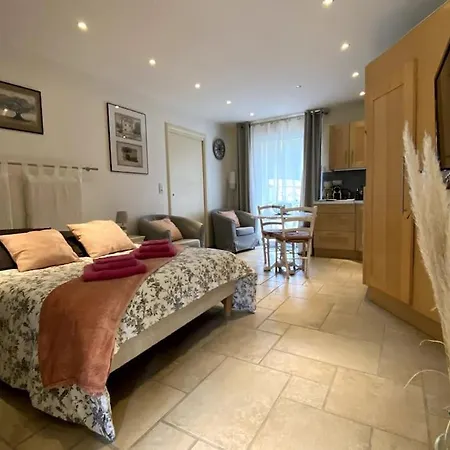 Holiday home Le Nathalie Meuble De Tourisme 4 Etoiles Le Moulin De Predelles Reillanne